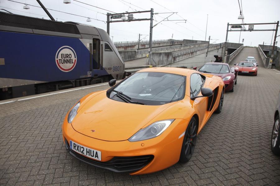  McLaren MP4-12C 2012 года  (фото 35 из 129)